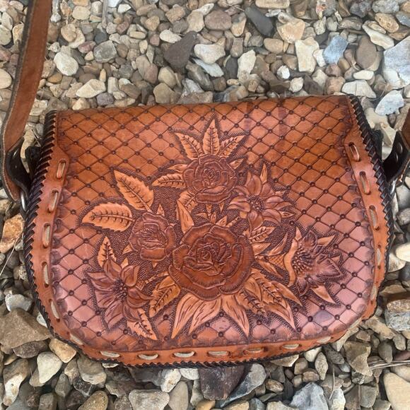 Vintage hand tooled leather turn lock purse - Picture 6 of 13